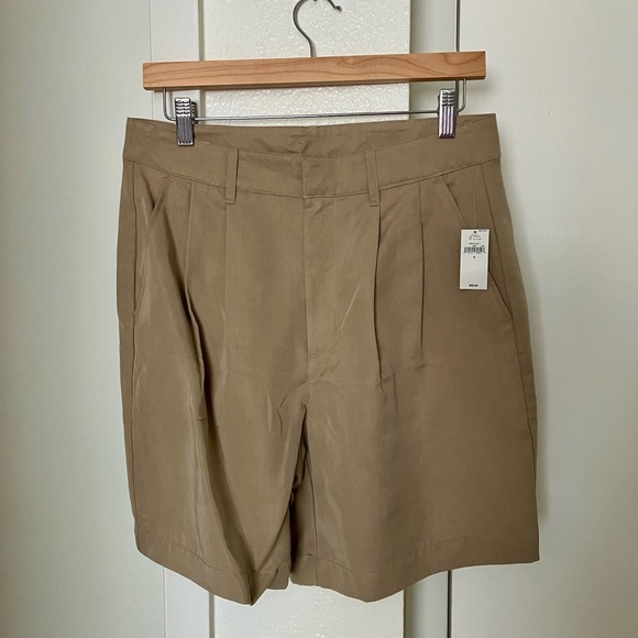 Gap short soft suit pleated size 8 - Picture 4 of 8